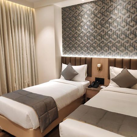 Maxxvalue Hotel Midc - Andheri Mumbai Exterior photo