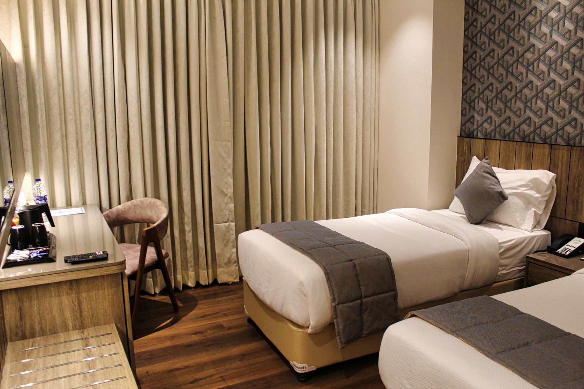 Maxxvalue Hotel Midc - Andheri Mumbai Exterior photo